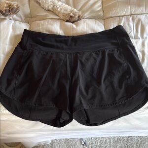 Lululemon Athletica speed up short mid rise 4 inch